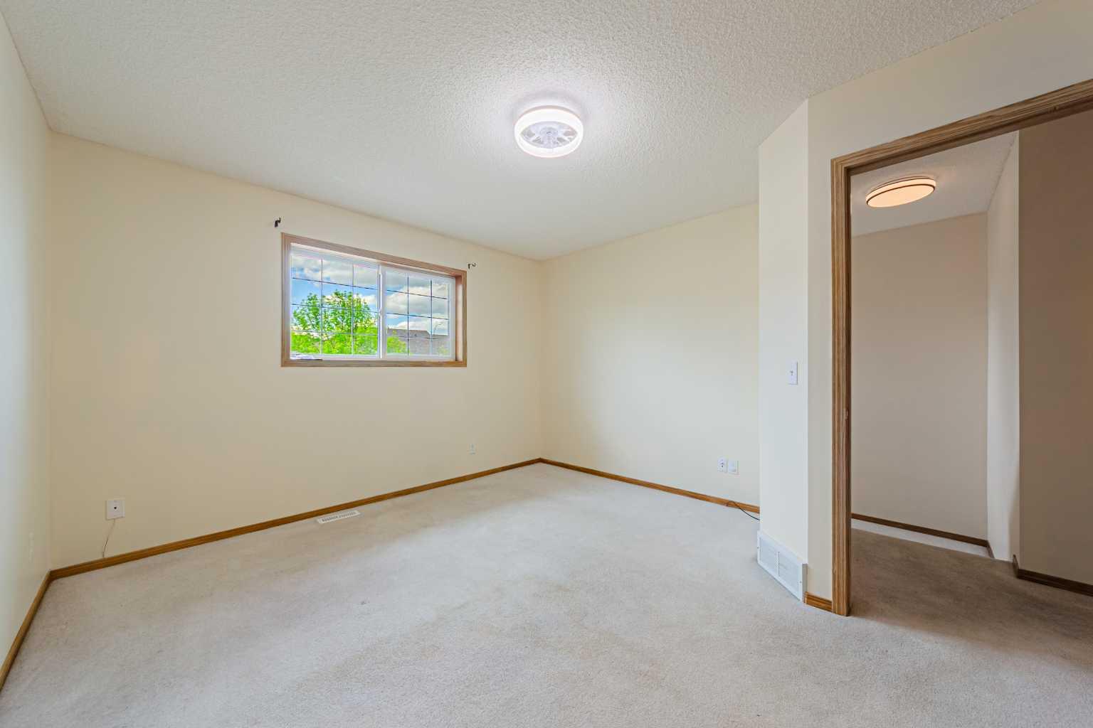 88 Country Hills Villas NW
