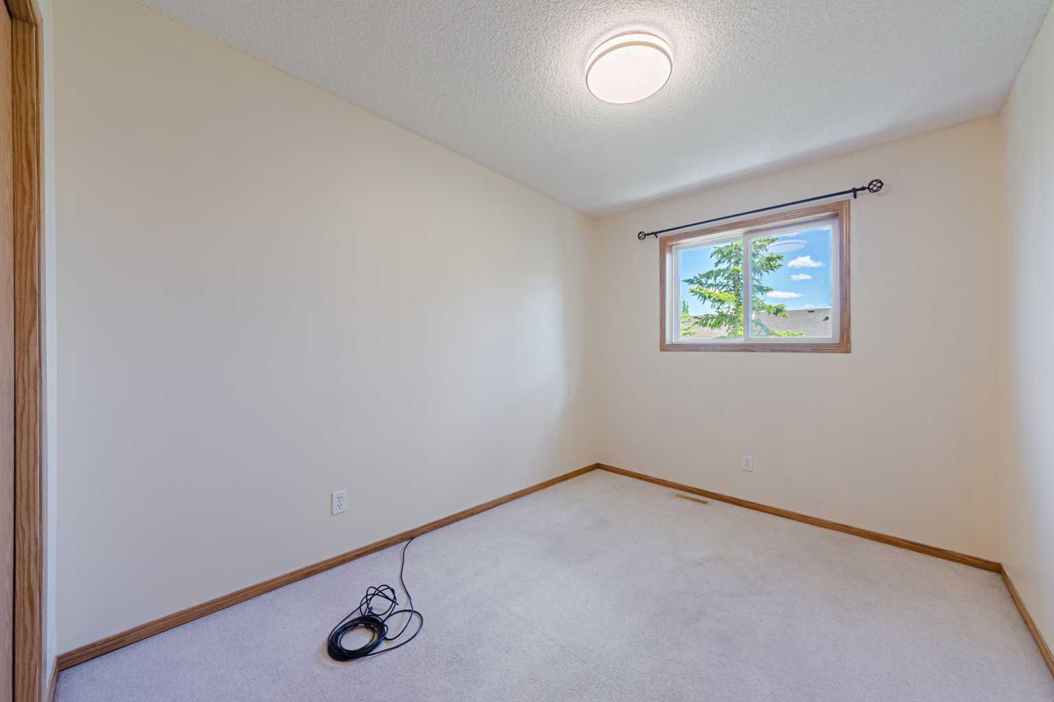 88 Country Hills Villas NW