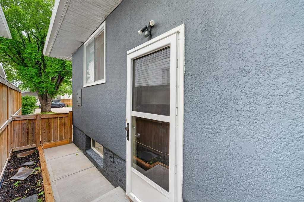 A&B, 319 37 Street SW