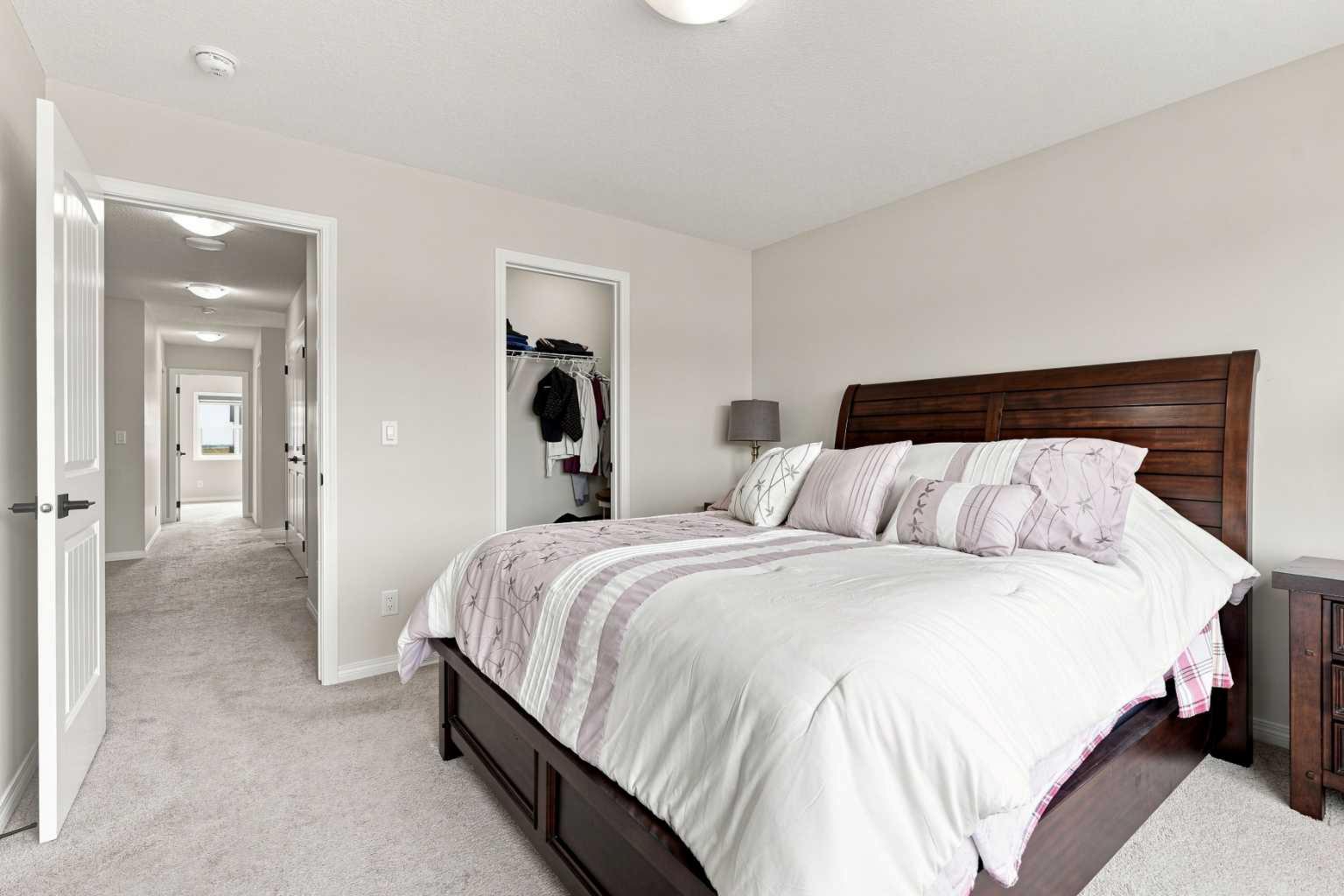 108 Homestead Close NE
