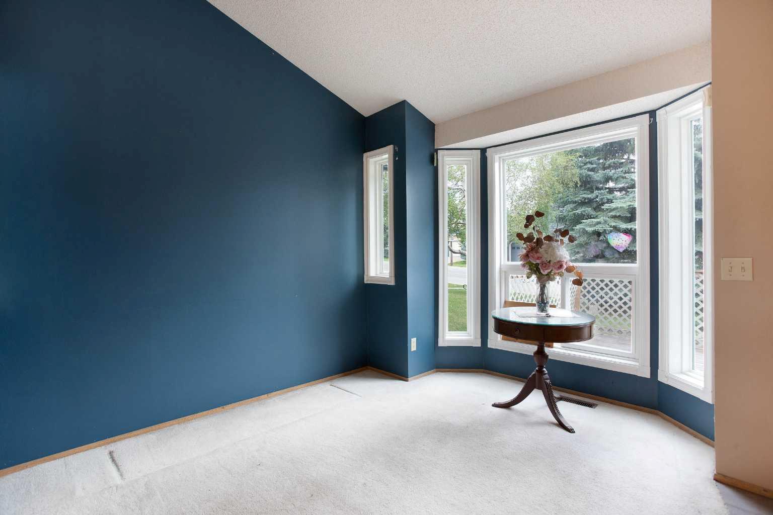 127 Shawinigan Drive SW