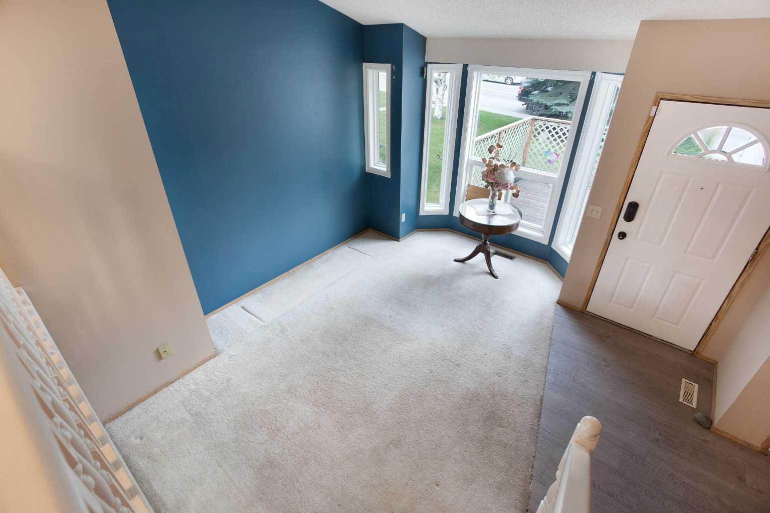 127 Shawinigan Drive SW