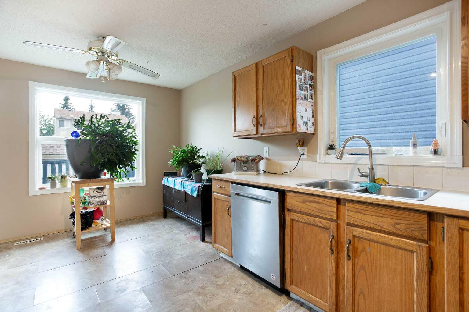 127 Shawinigan Drive SW