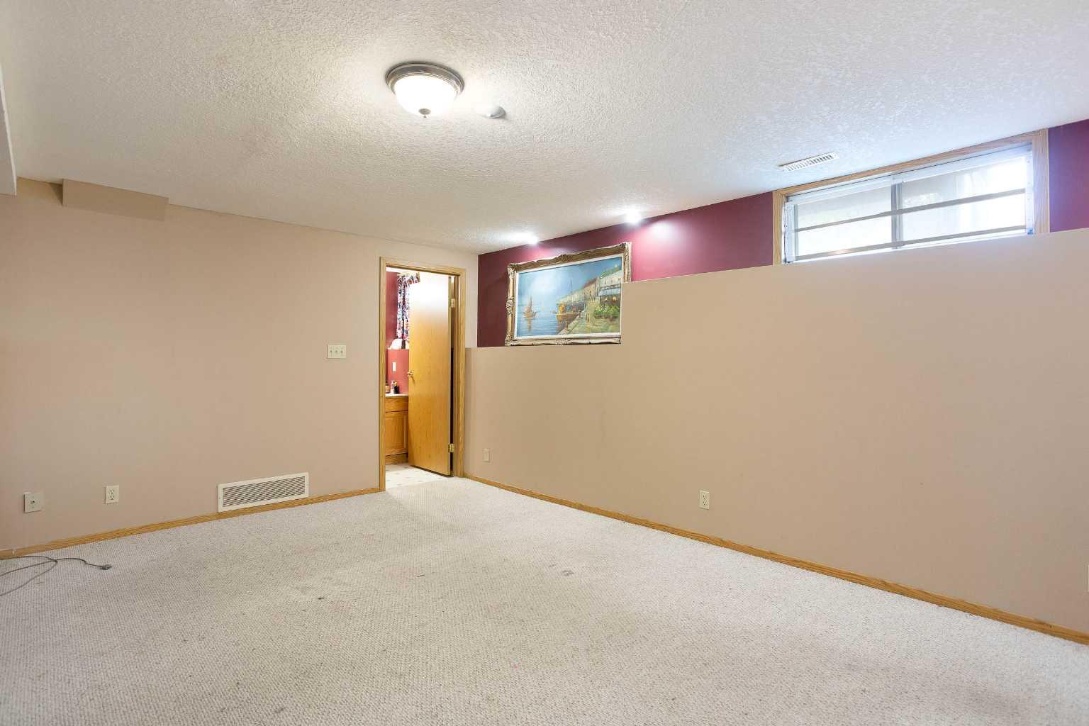 127 Shawinigan Drive SW