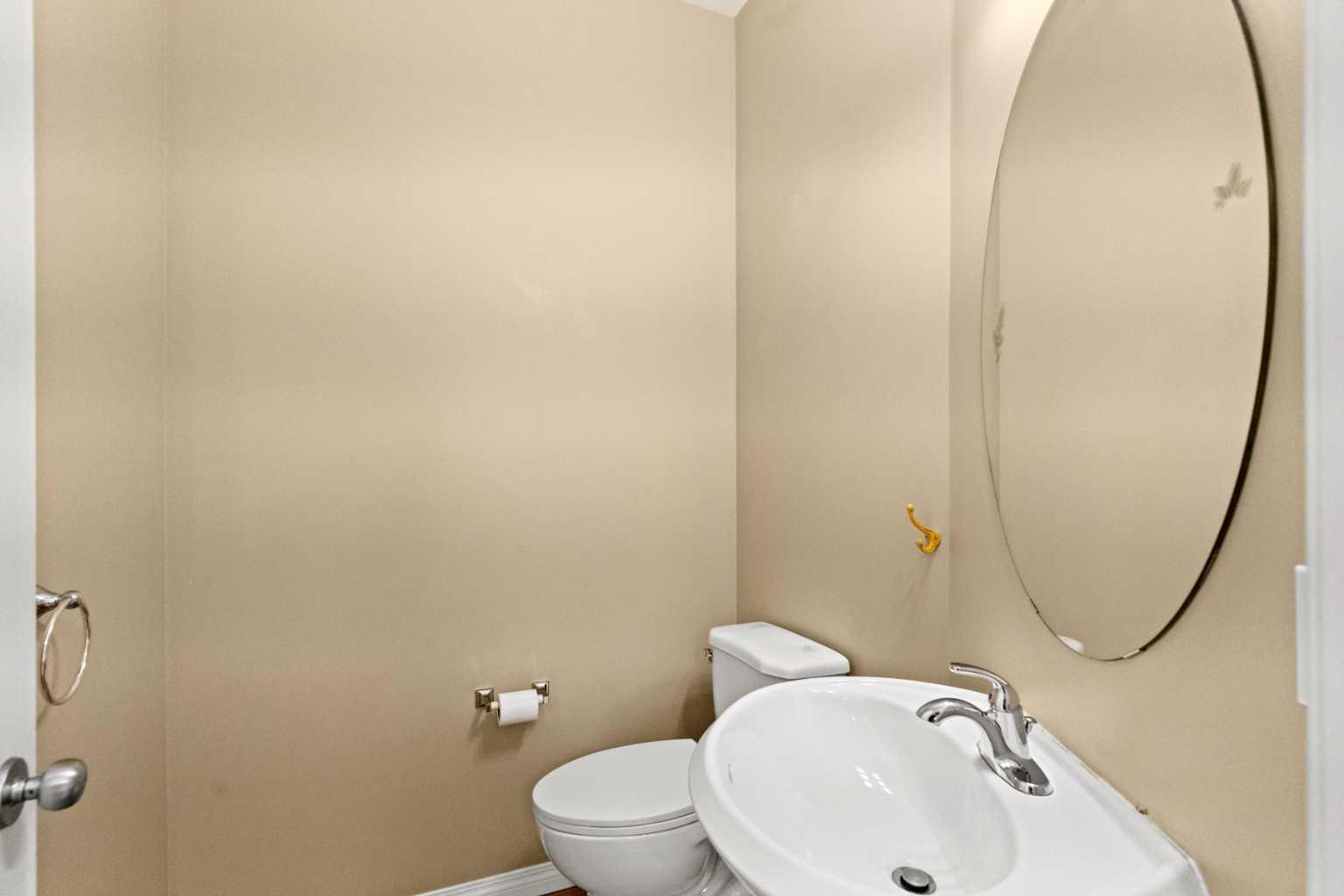 904, 703 Luxstone Square SW