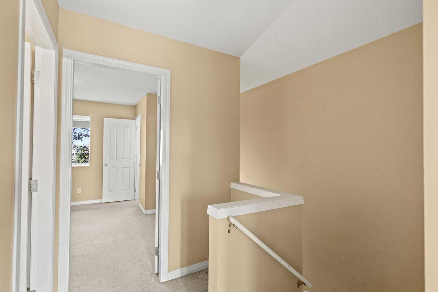 904, 703 Luxstone Square SW