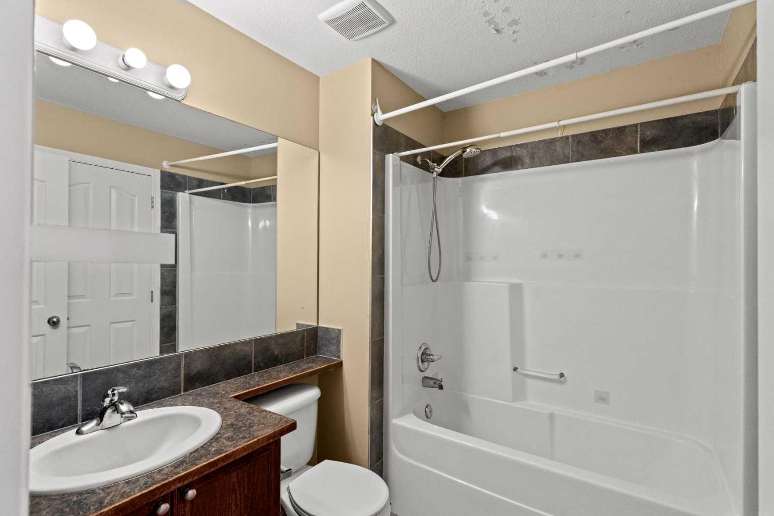 904, 703 Luxstone Square SW