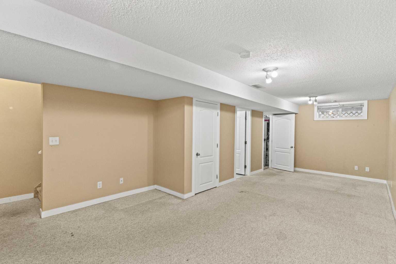904, 703 Luxstone Square SW