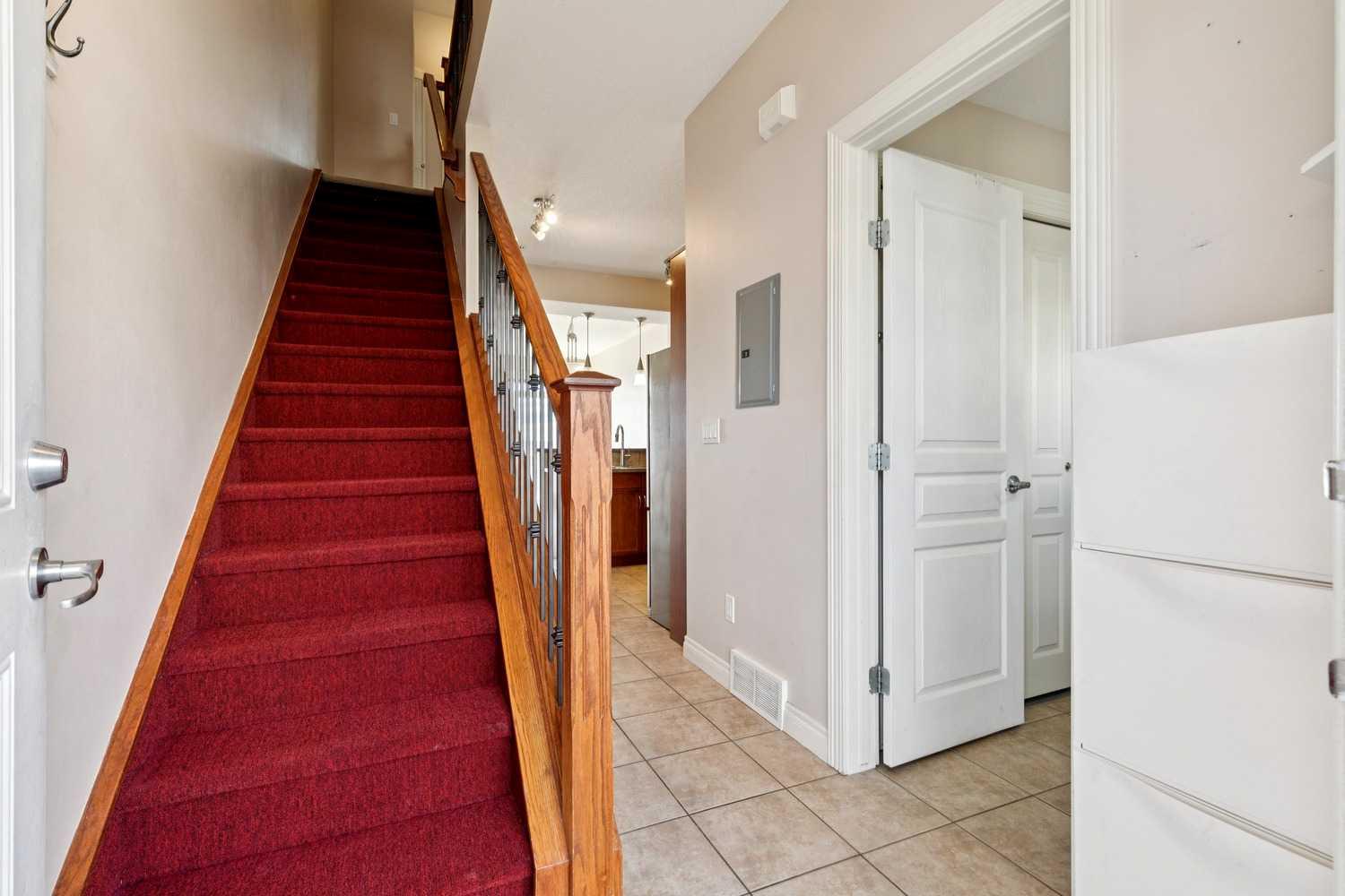 14, 169 Rockyledge View NW