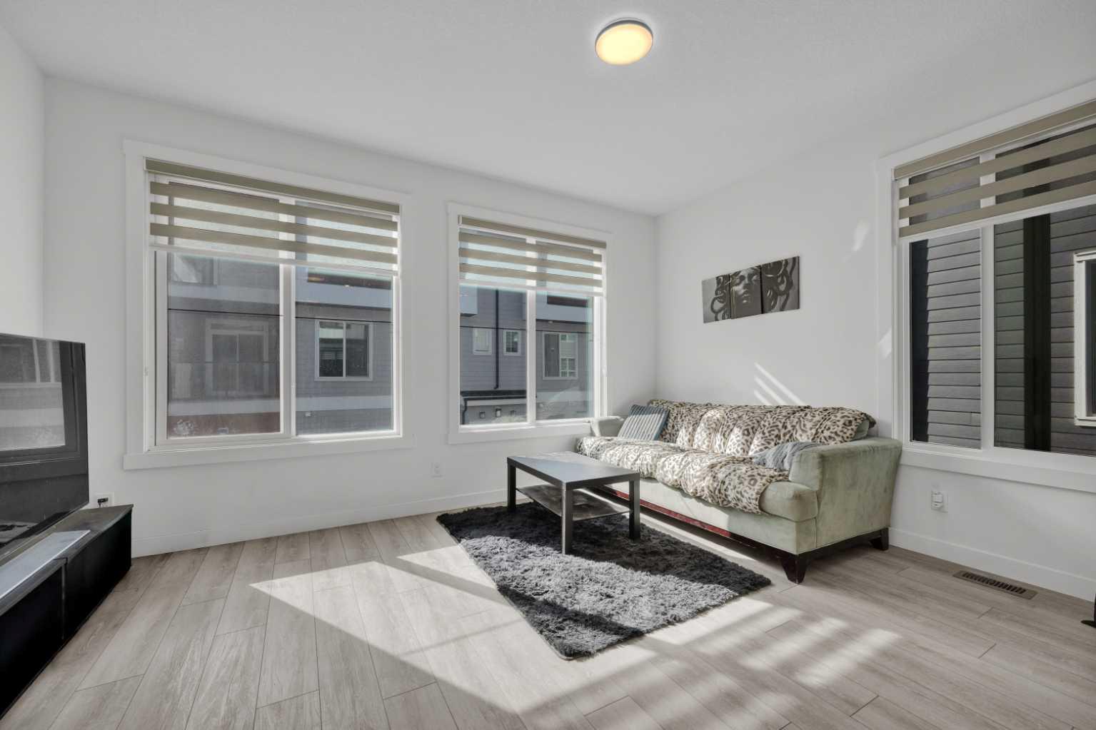 152, 380 Seton Villas SE