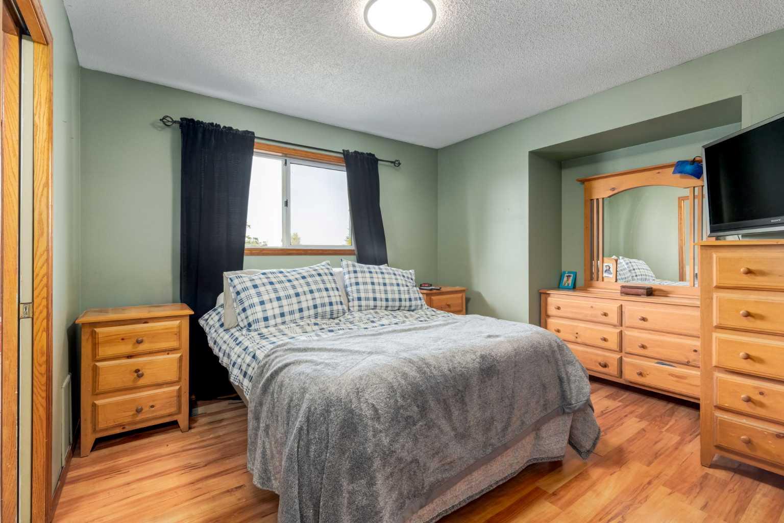 75 Sandstone Crescent SE