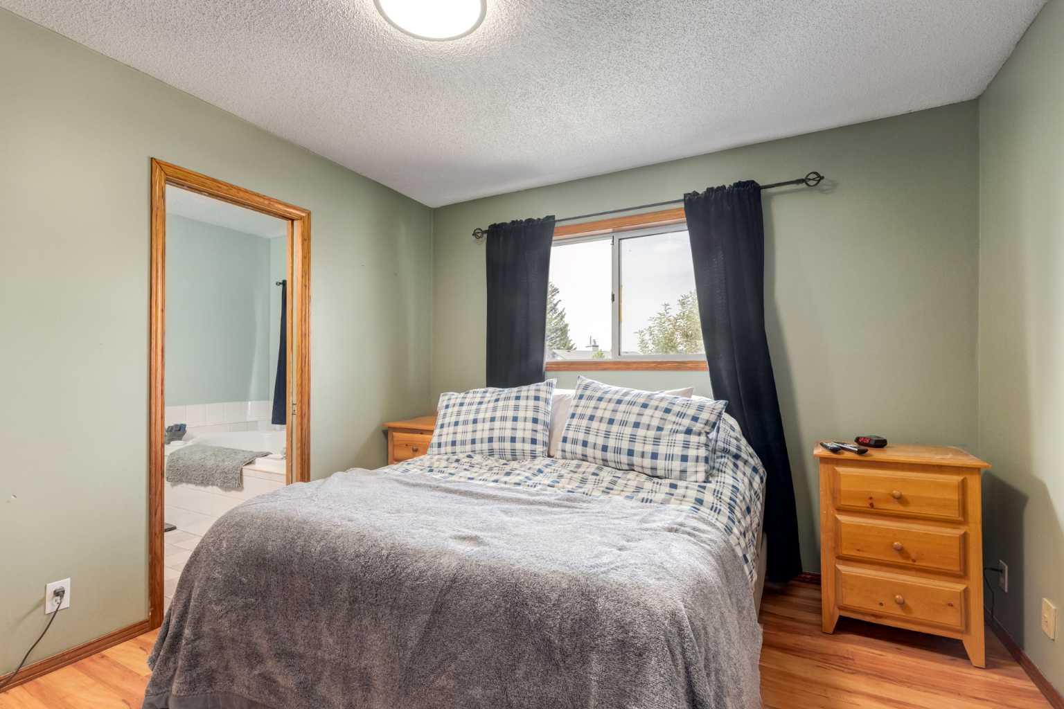 75 Sandstone Crescent SE