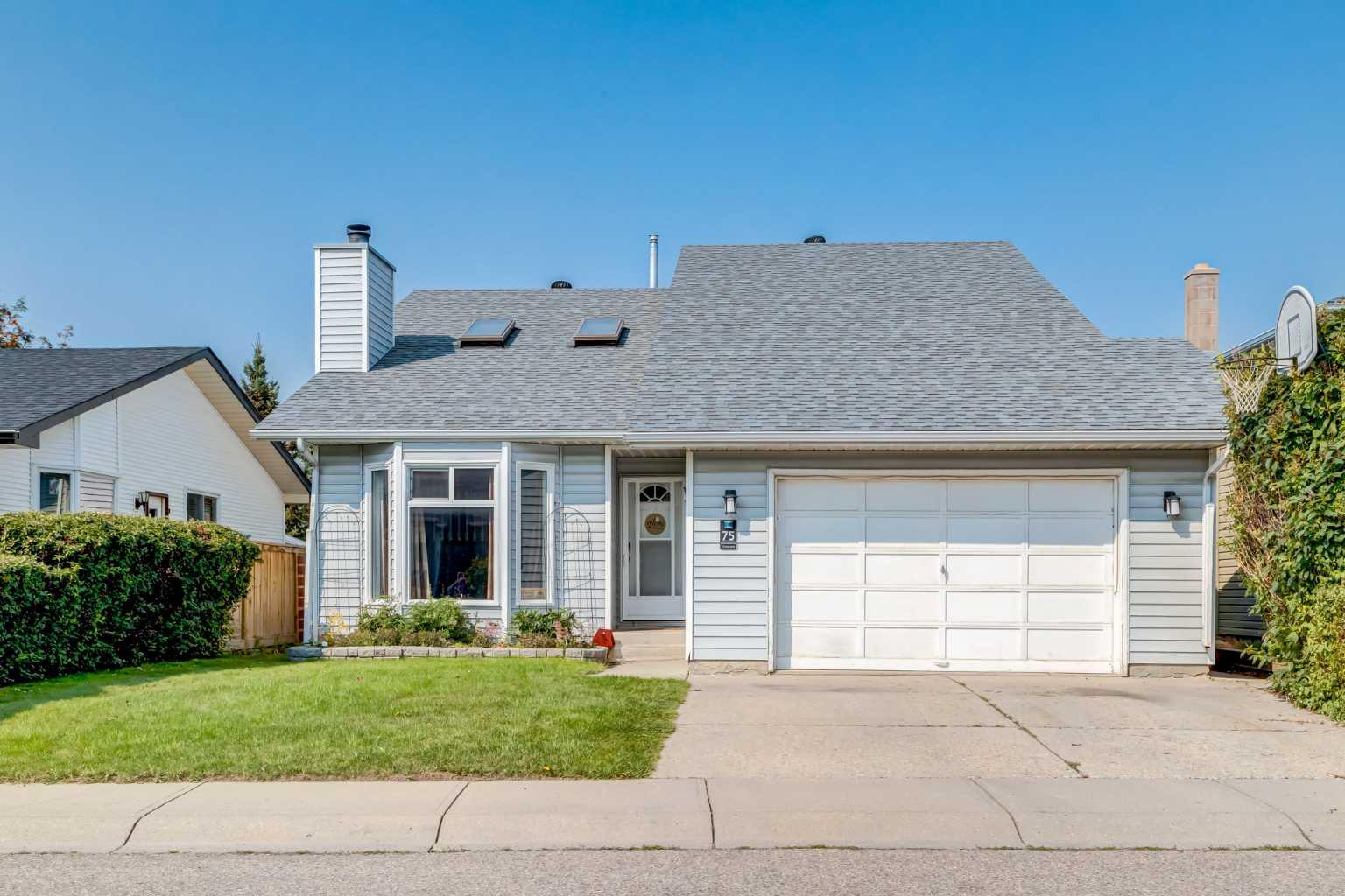 75 Sandstone Crescent SE