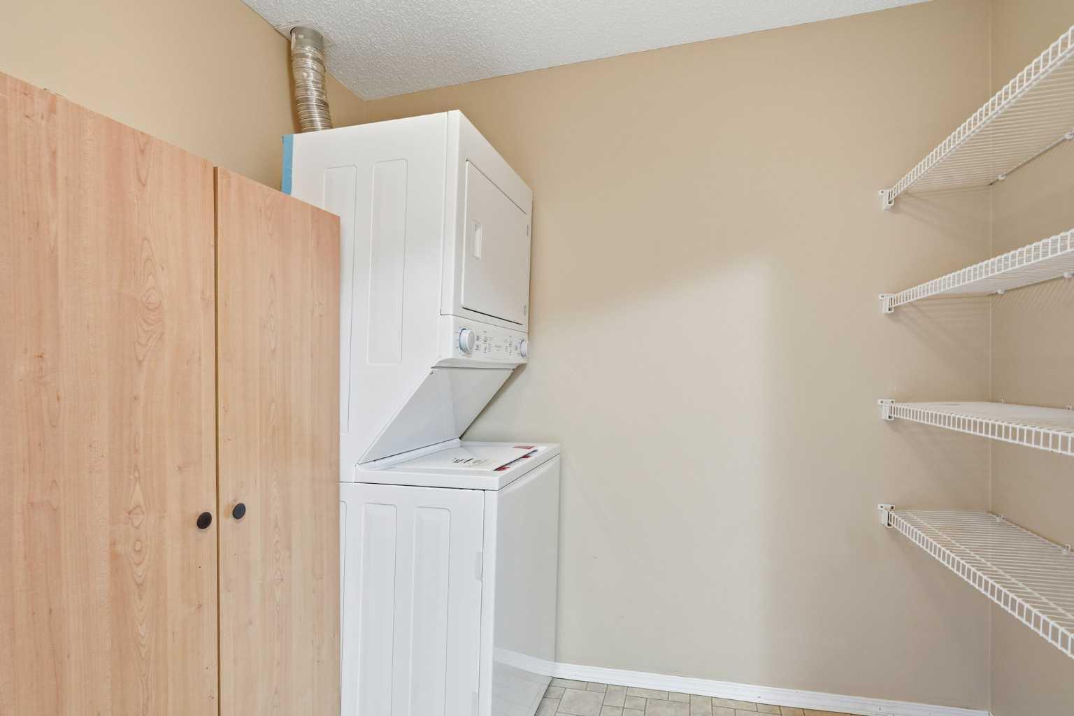 221, 290 Shawville Way SE
