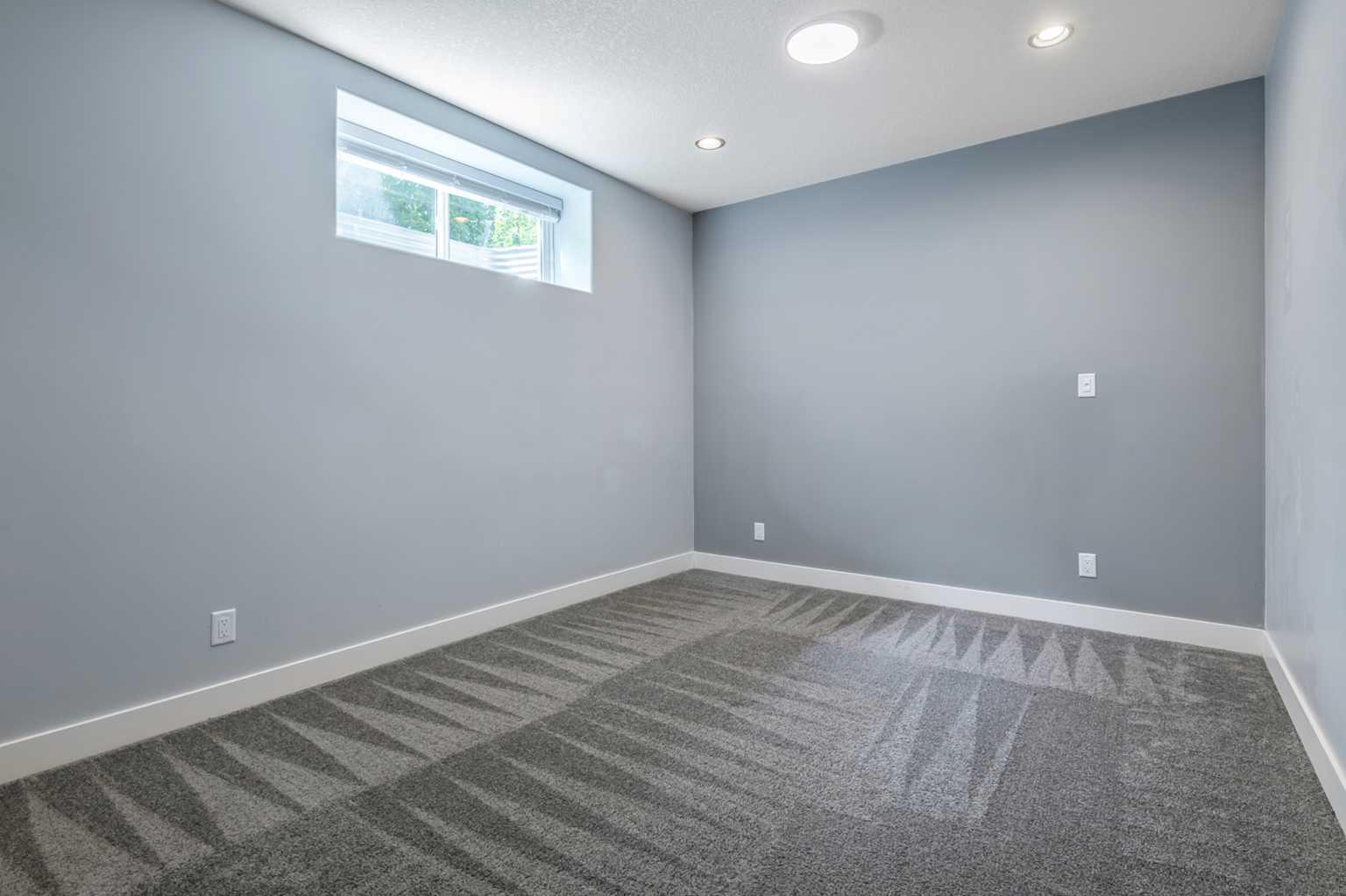 315 Mahogany Court SE