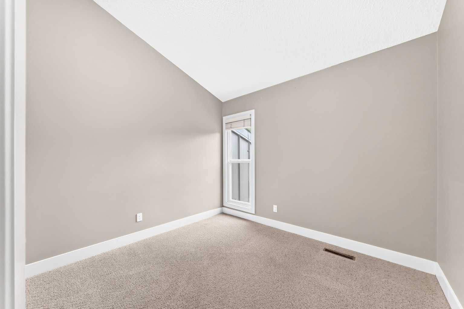84 Brae Glen Lane SW