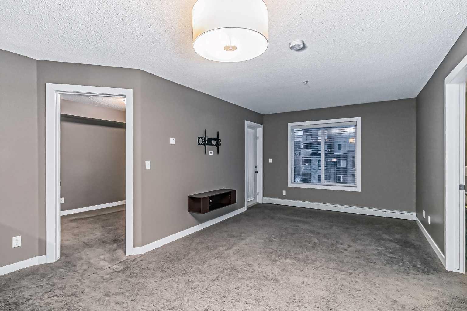 305, 195 Kincora Glen Road NW