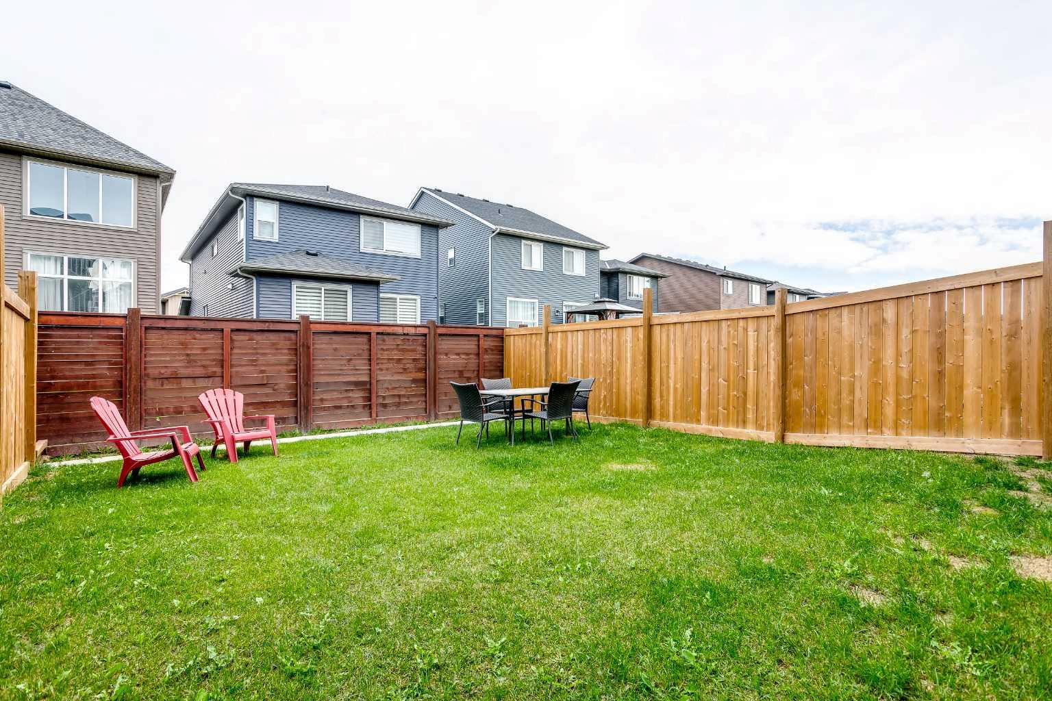 352 Creekrun Crescent SW