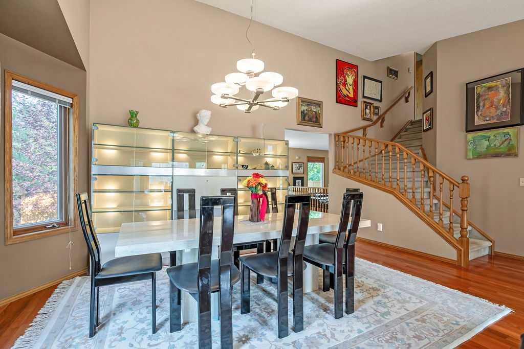 208 Hawkview Manor Place NW