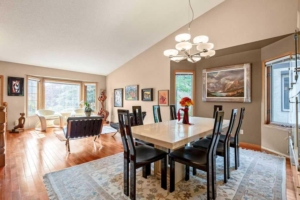 208 Hawkview Manor Place NW