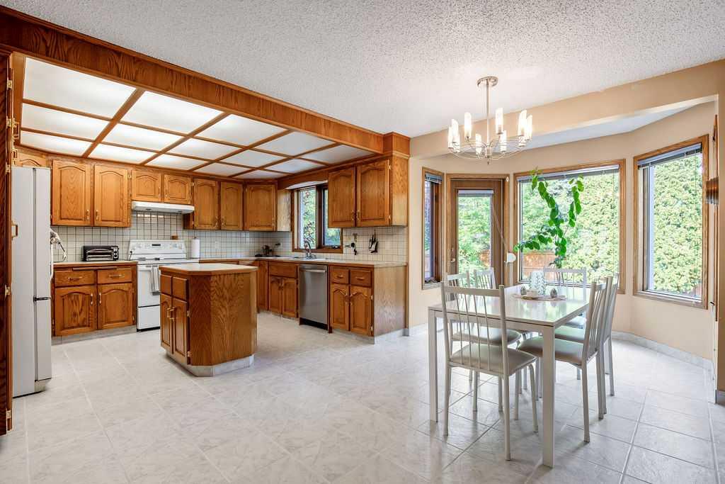 208 Hawkview Manor Place NW