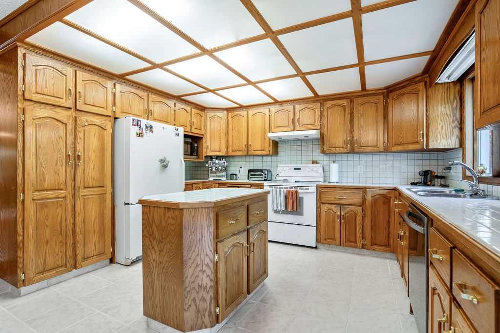 208 Hawkview Manor Place NW
