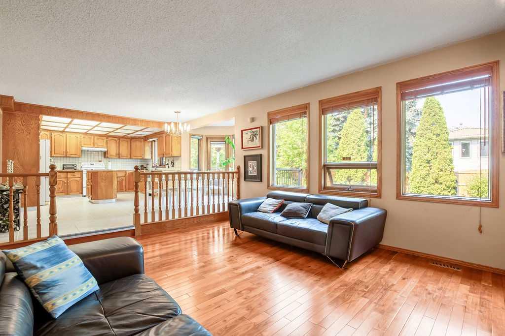 208 Hawkview Manor Place NW