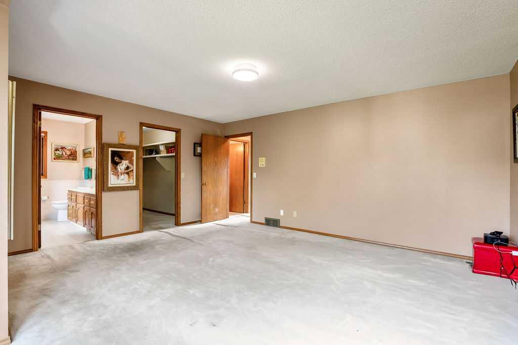 208 Hawkview Manor Place NW