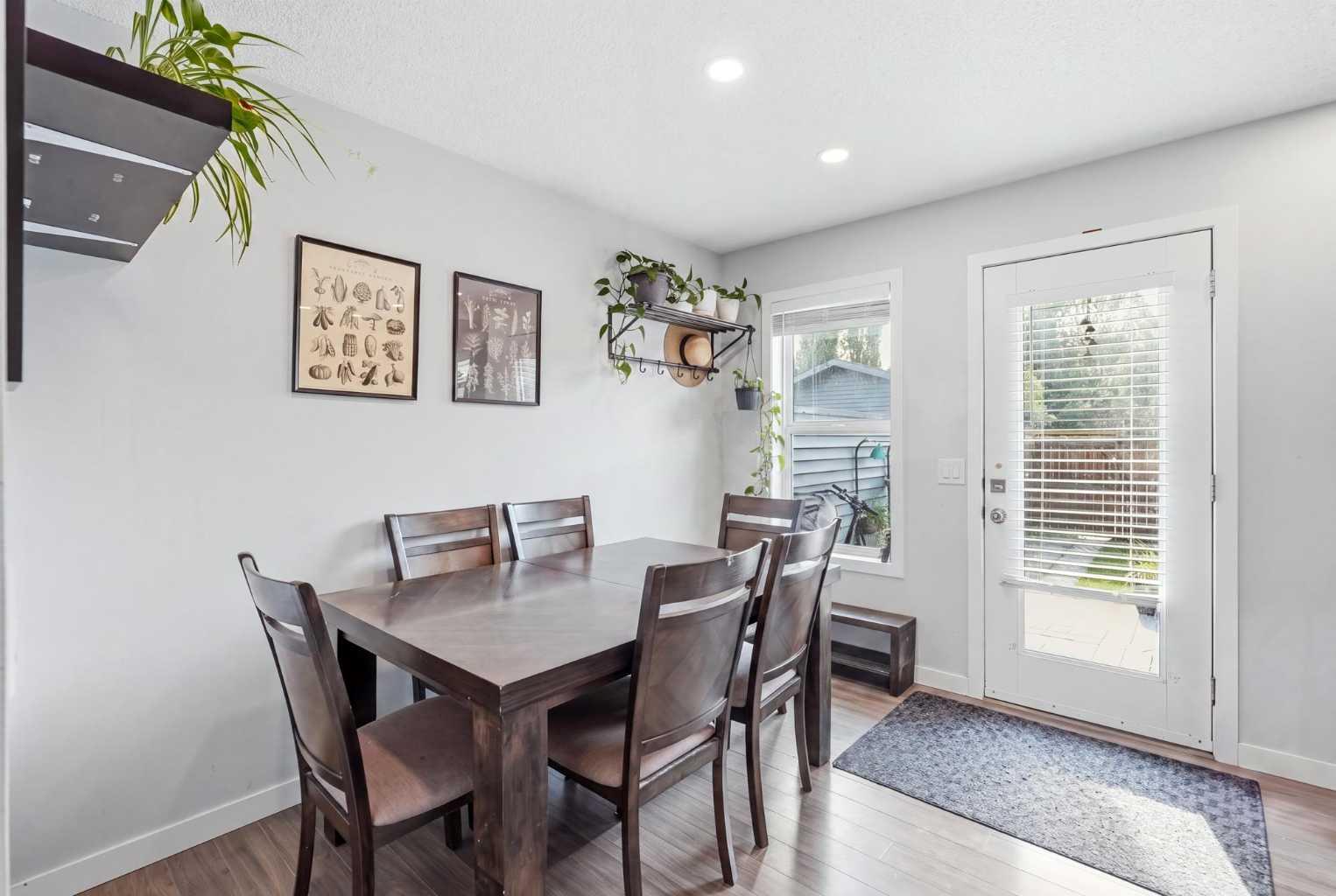279 Everstone Drive SW