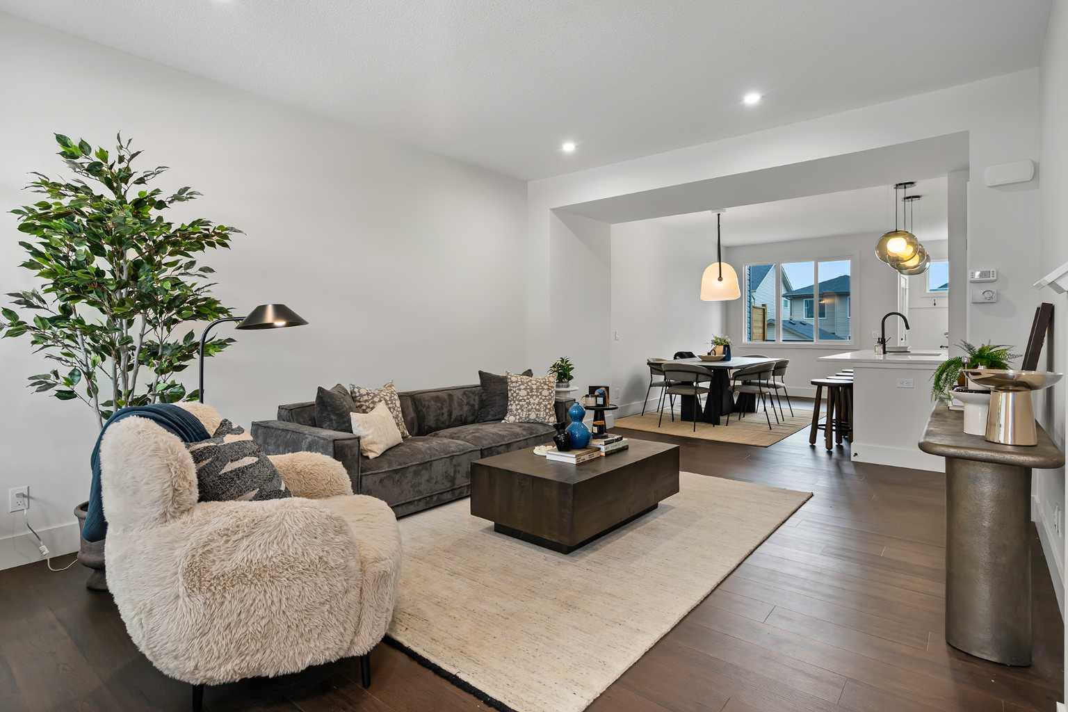 21 Silverton Glen Bay SW