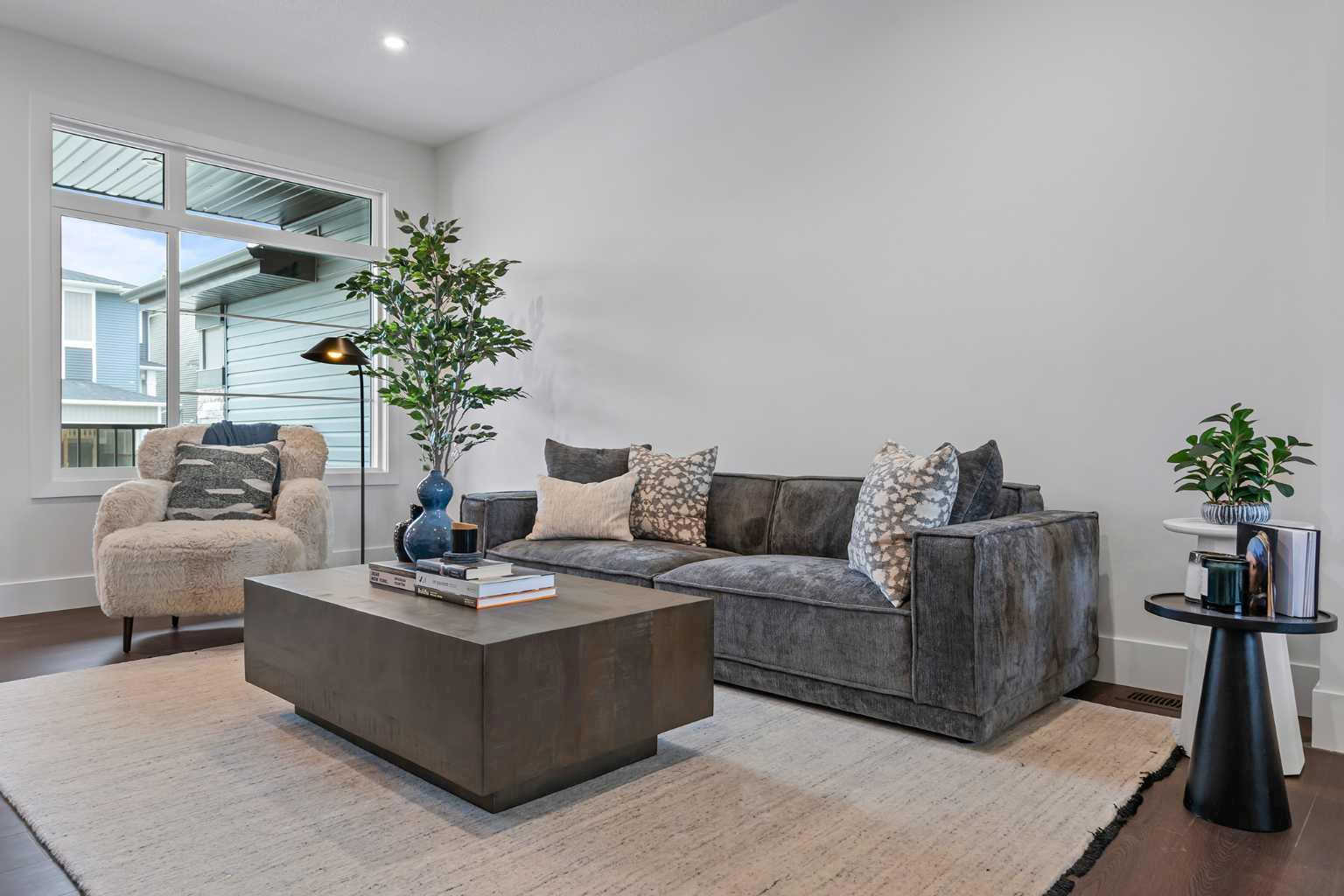 21 Silverton Glen Bay SW