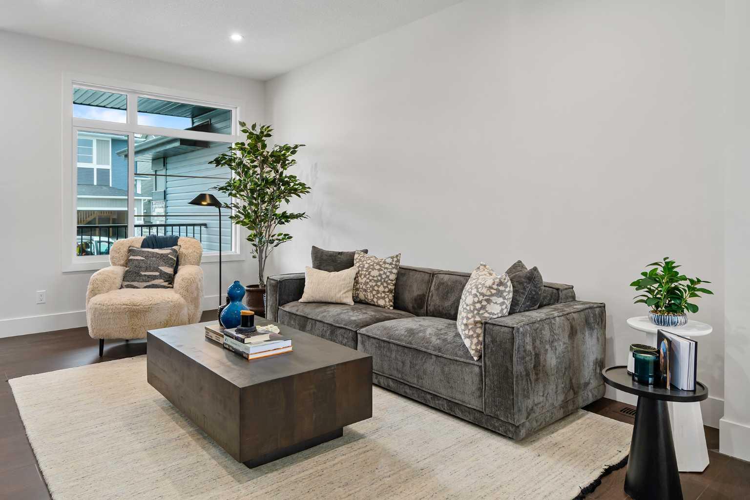 21 Silverton Glen Bay SW