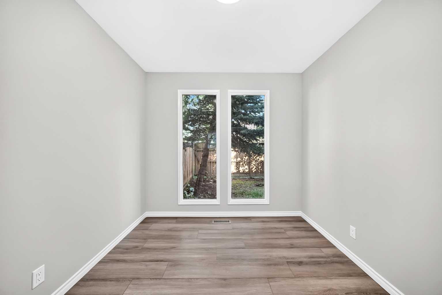 15, 2210 Oakmoor Drive SW