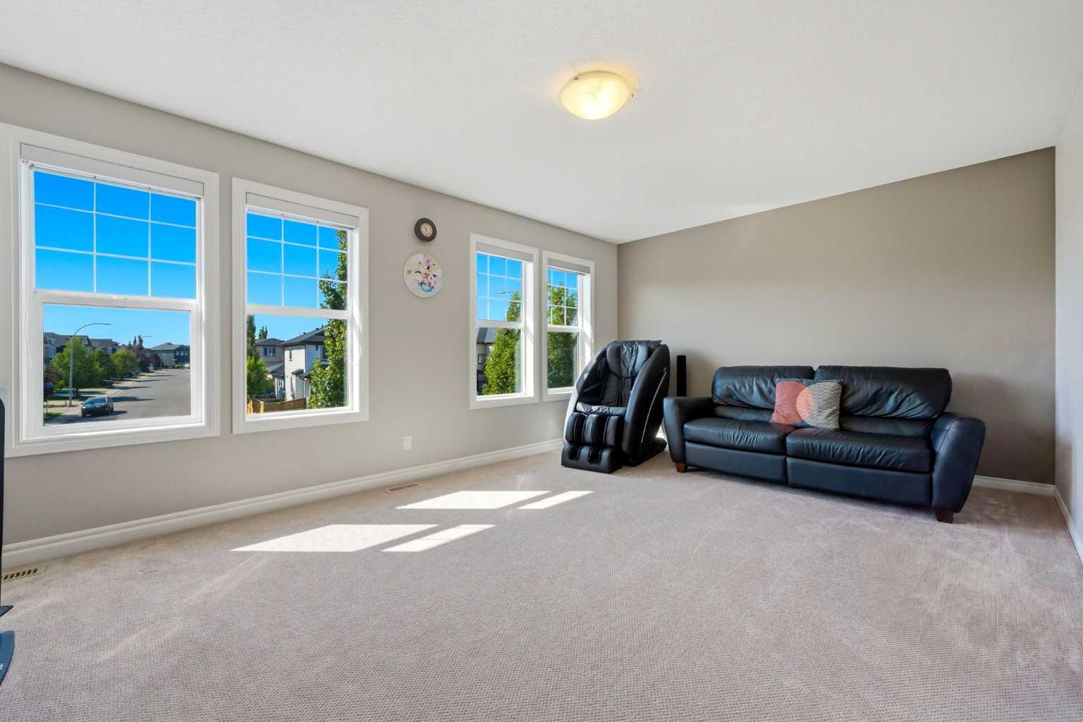 141 Evanspark Gardens NW