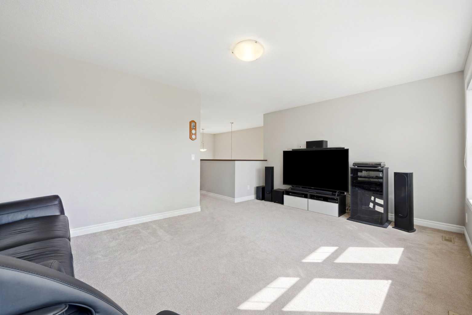 141 Evanspark Gardens NW