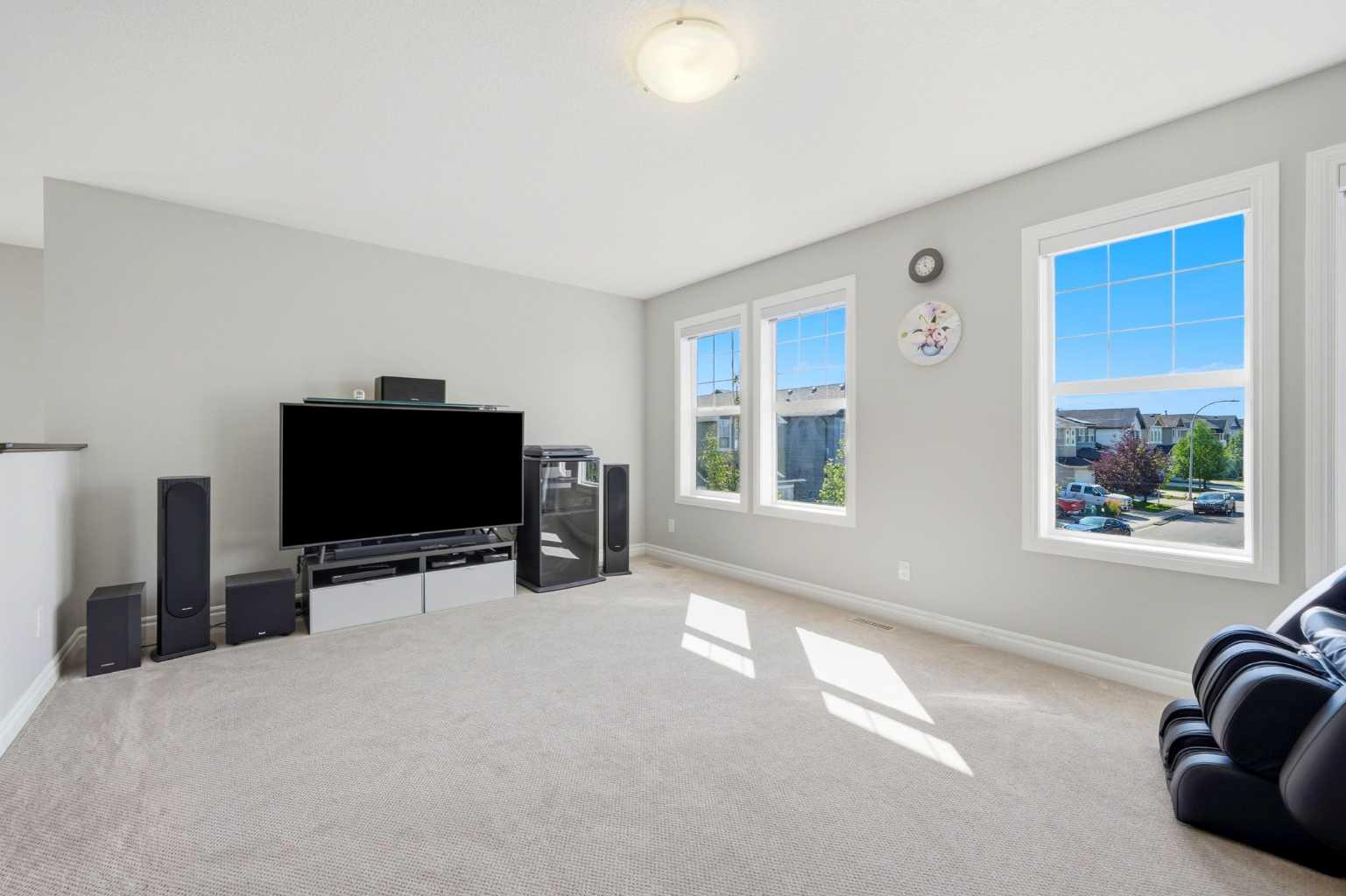 141 Evanspark Gardens NW