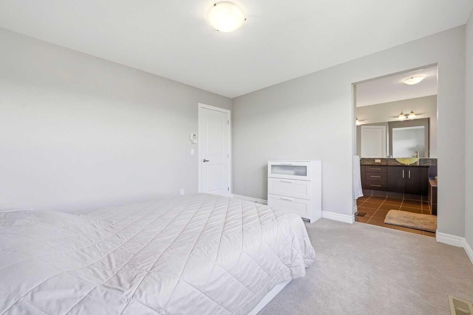 141 Evanspark Gardens NW