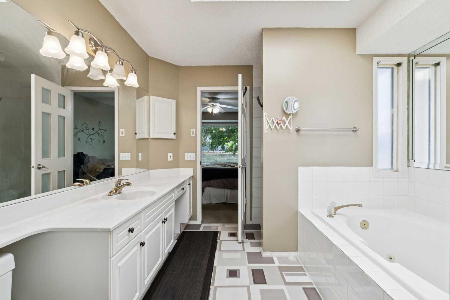 365 Sunmills Drive SE