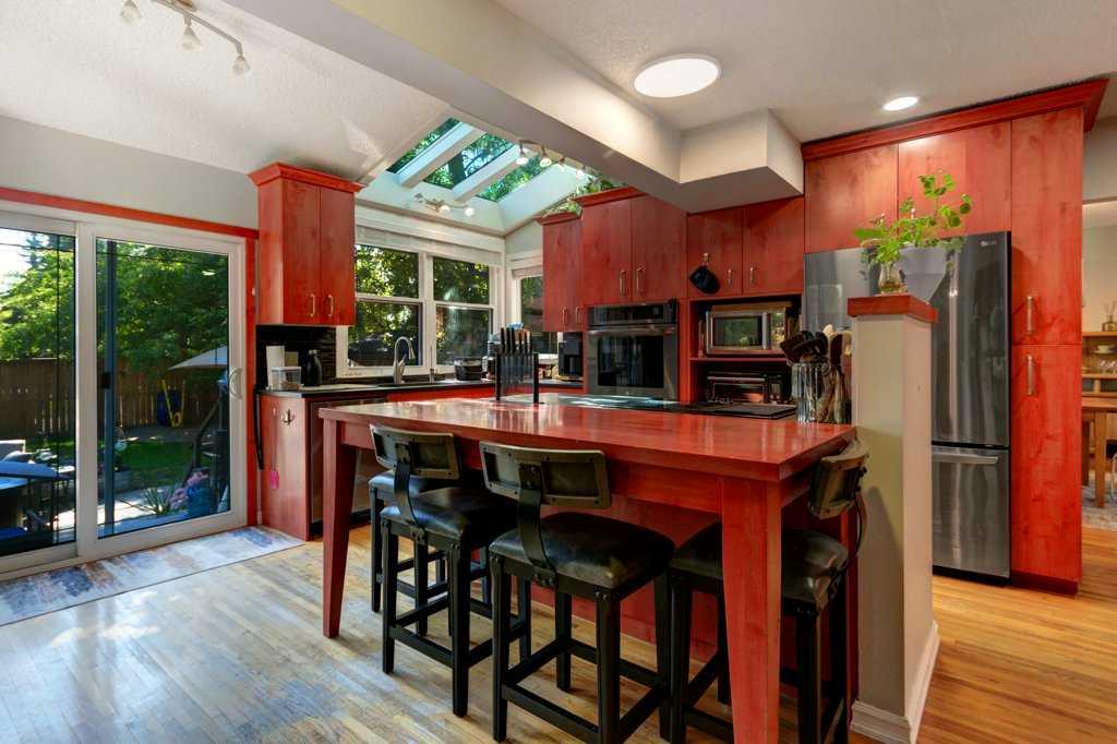 128 Chinook Drive SW
