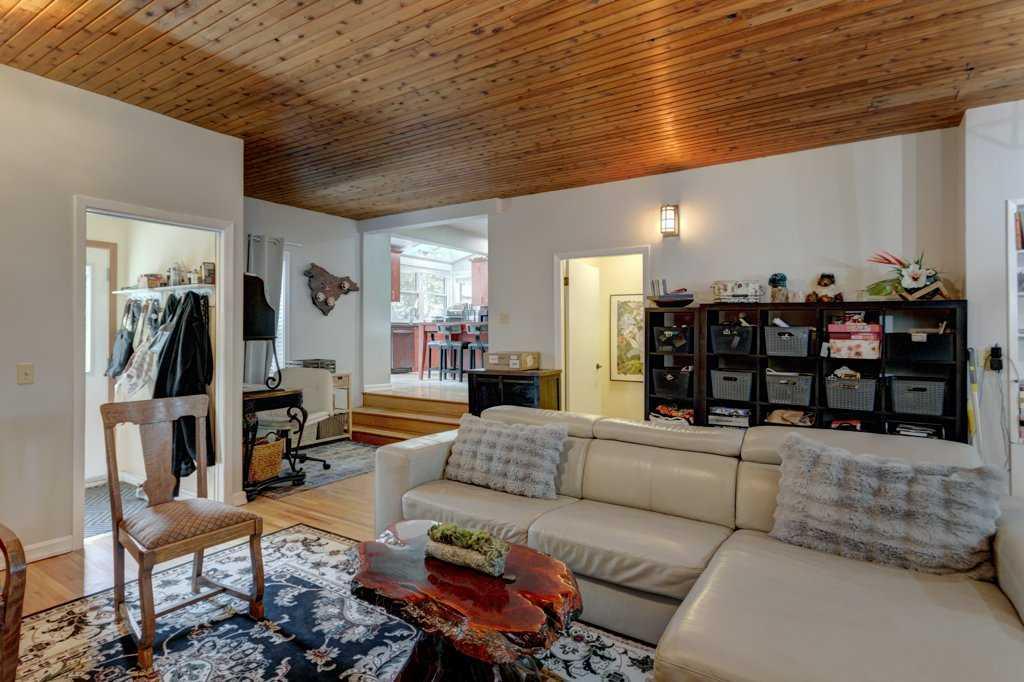 128 Chinook Drive SW