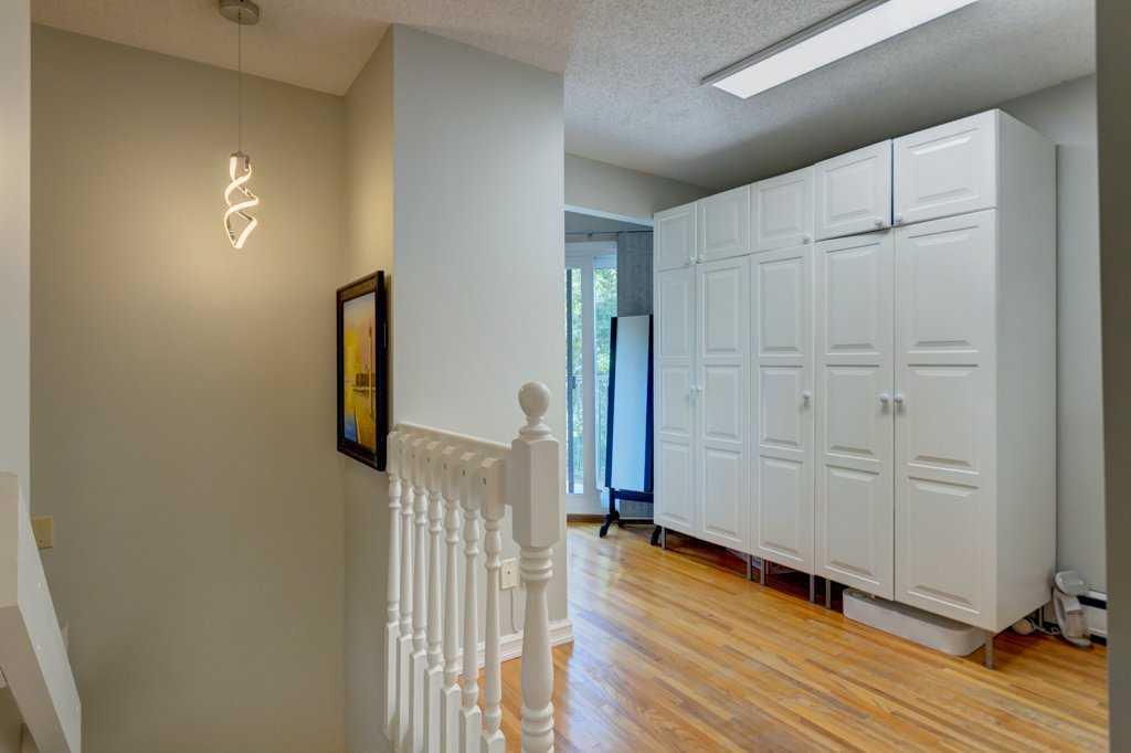 128 Chinook Drive SW