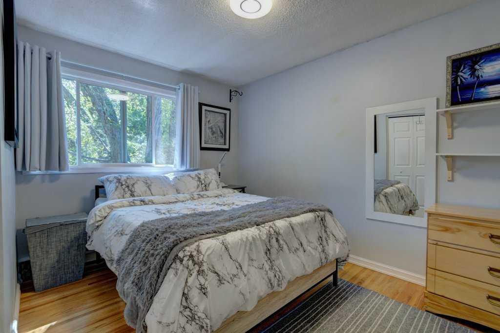 128 Chinook Drive SW