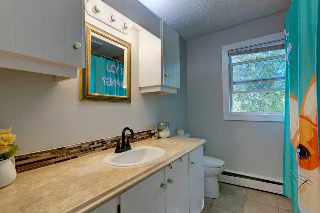 128 Chinook Drive SW