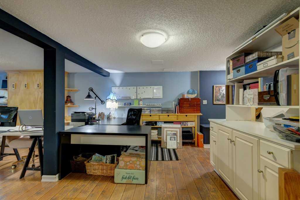 128 Chinook Drive SW
