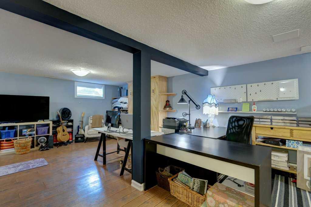 128 Chinook Drive SW