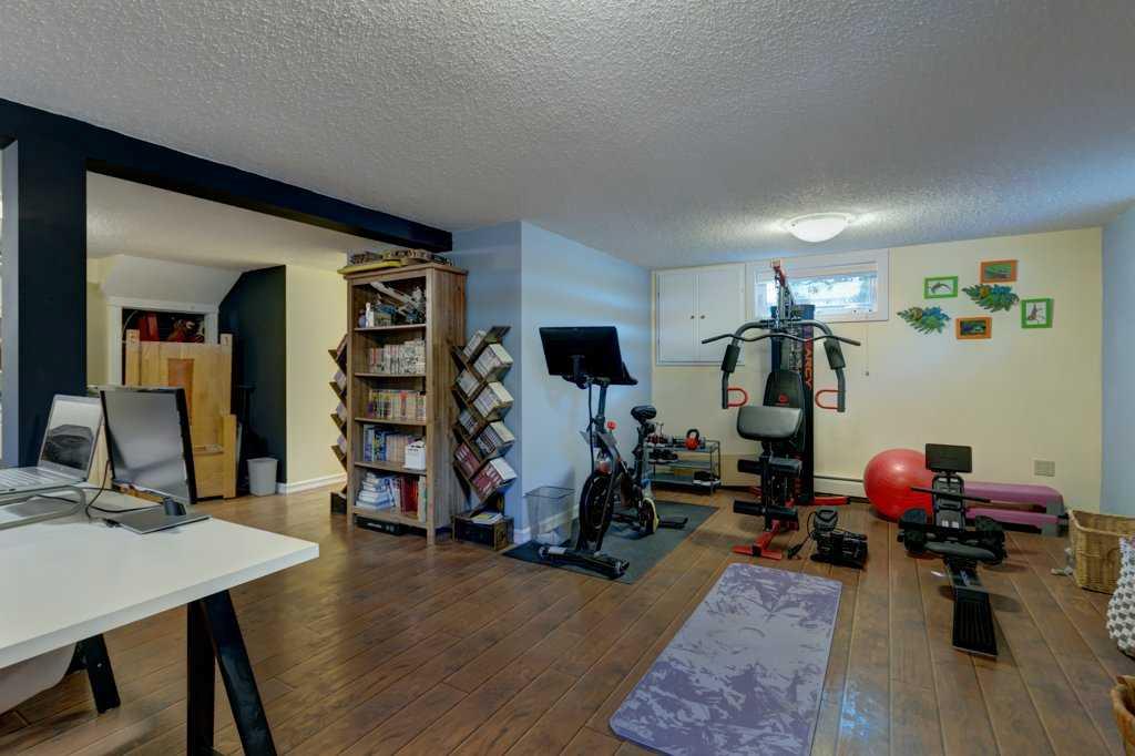 128 Chinook Drive SW
