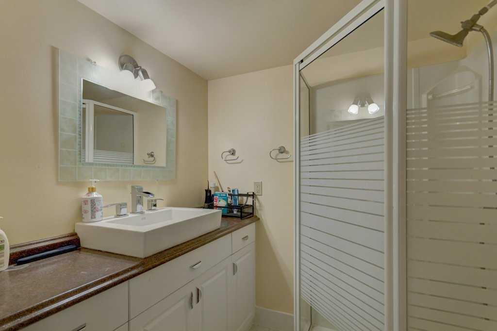 128 Chinook Drive SW