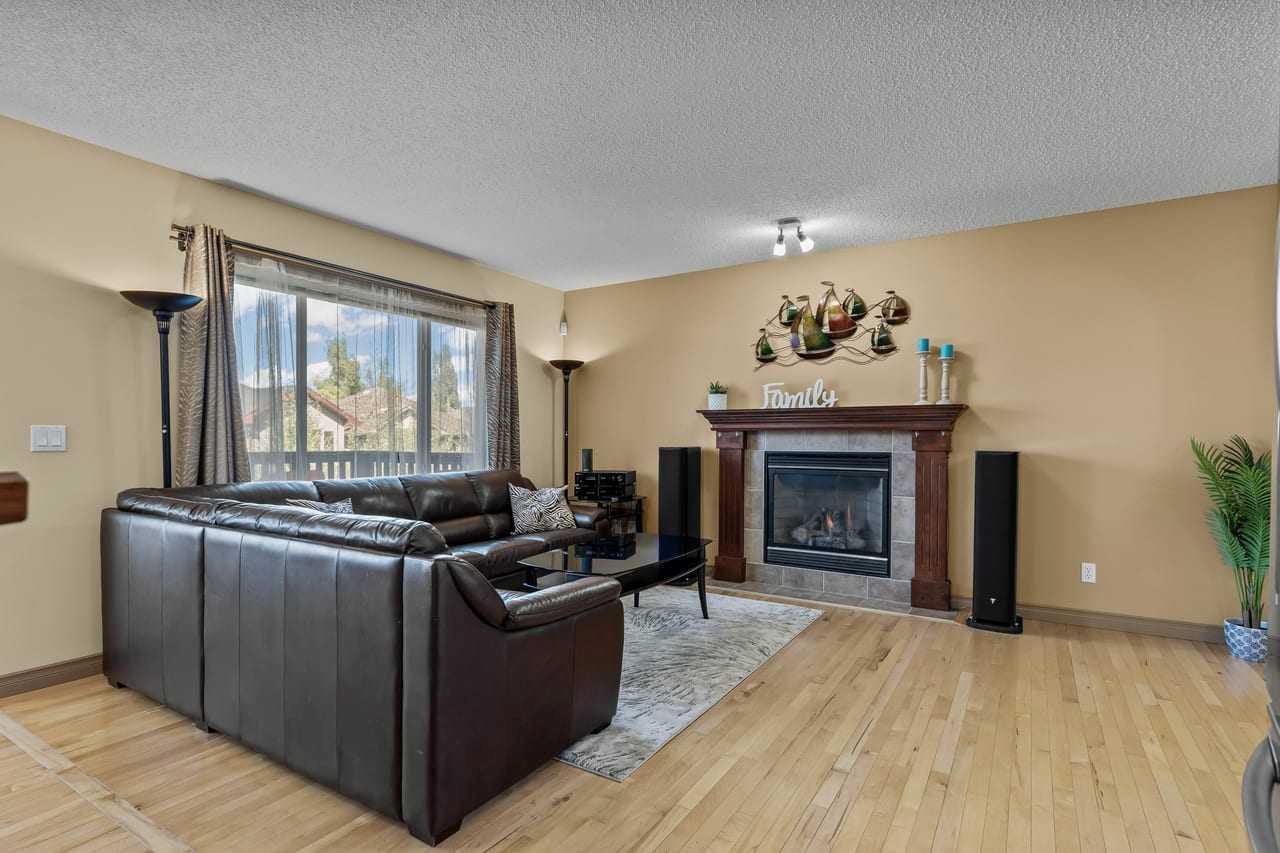 149 Everwoods Close SW