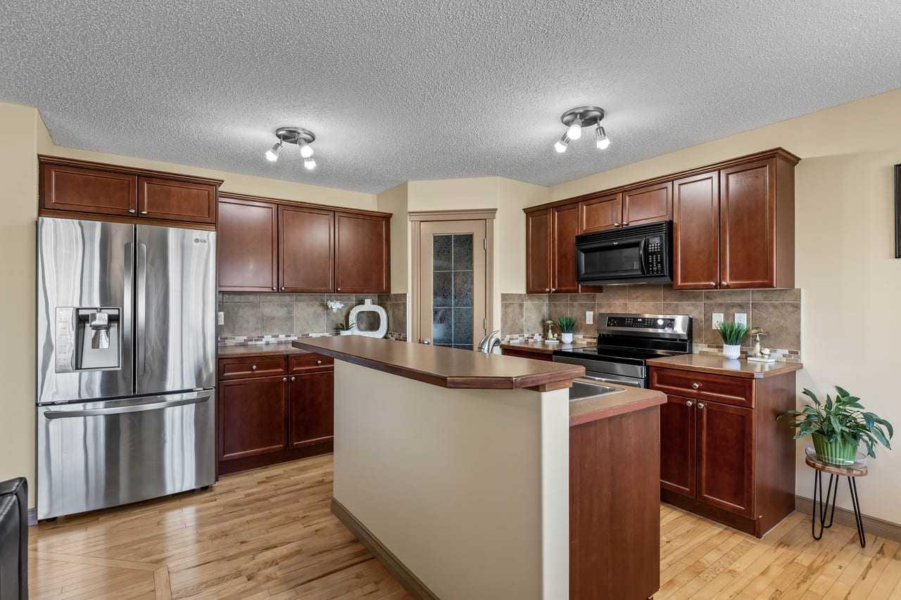 149 Everwoods Close SW