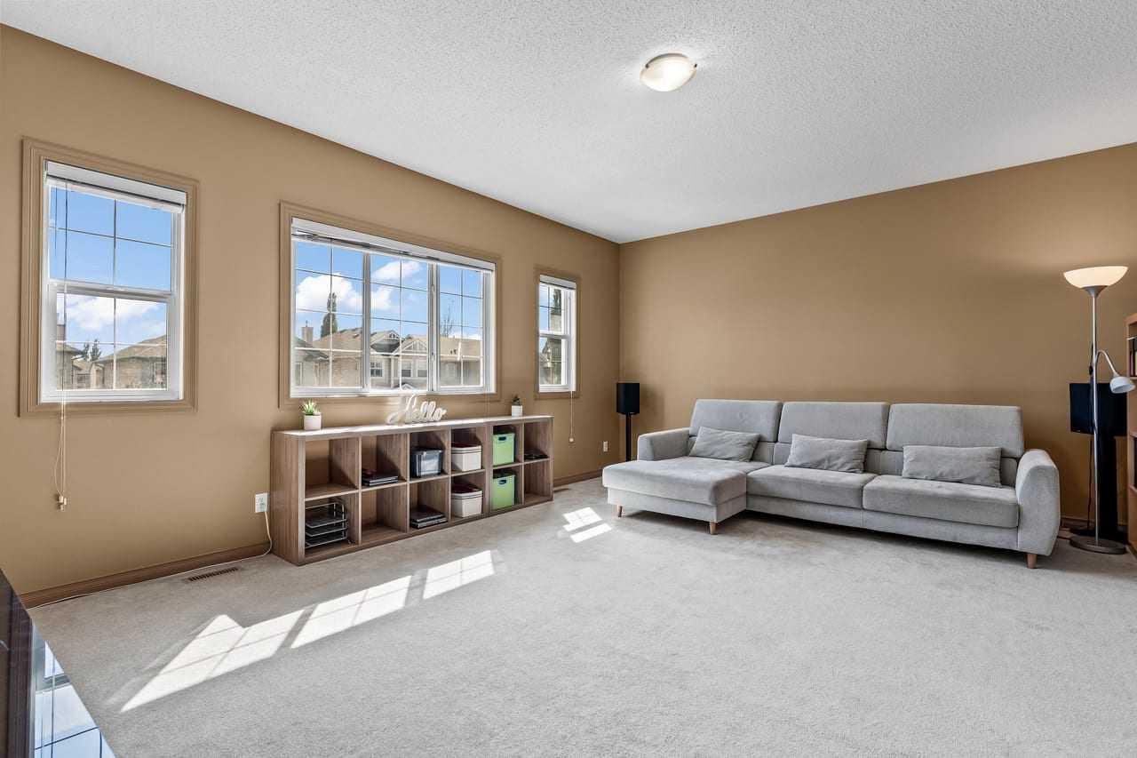 149 Everwoods Close SW